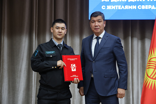 Мэр Бишкека встретился с жителями Свердловского района в КРСУ: обсуждены ключевые городские проблемы